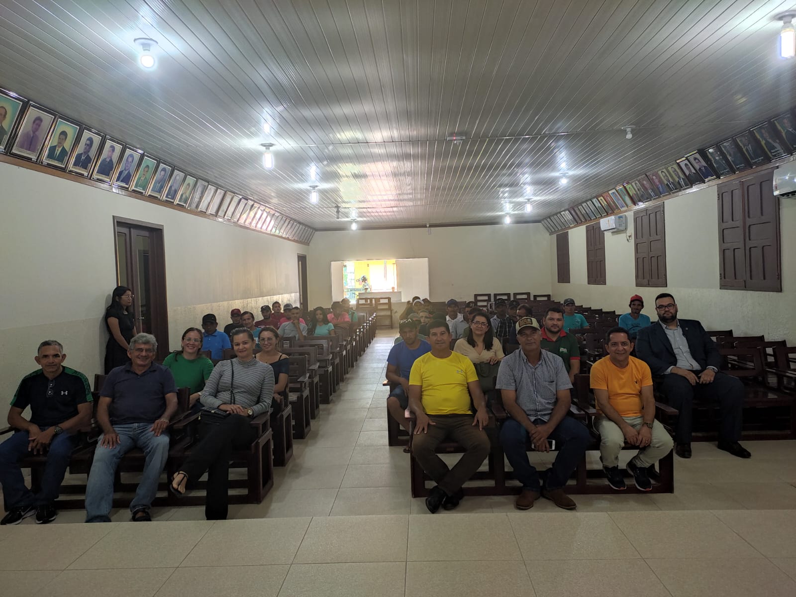 Audiência pública, com representantes da OAB, FETACRE, STTRF e o presidente da associação do Rio Paraná do Ouro.  