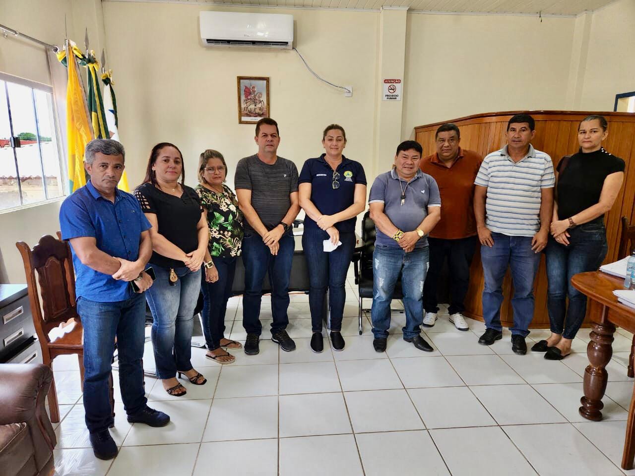EM BUSCA DE SOLUÇÕES PARA A ATENÇÃO E CUIDADO COM OS AUTISTAS, OS VEREADORES SE REUNIRAM COM O PREFEITO KIEFER CAVALCANTE.