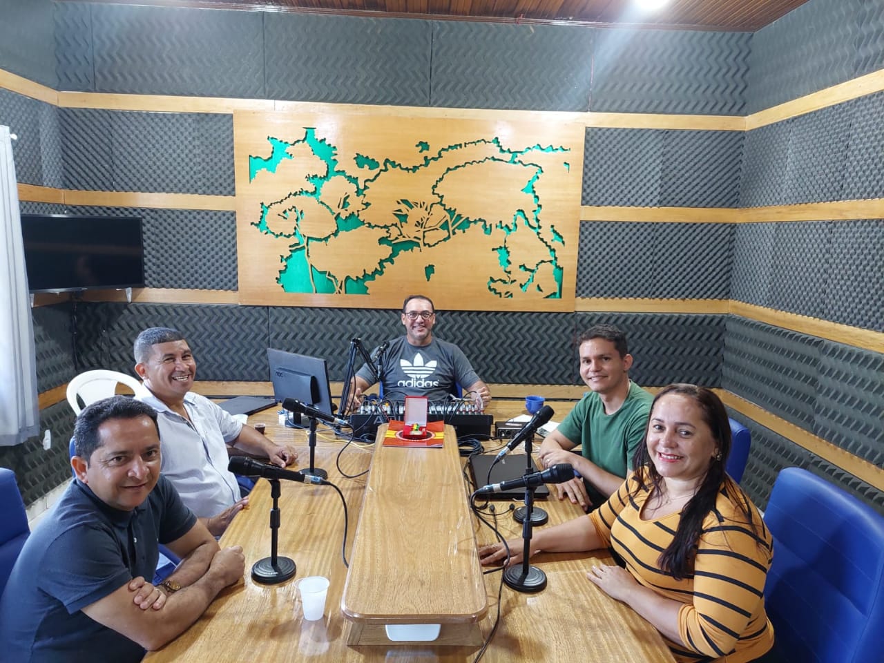 Poder legislativo visita as rádios do município para falar sobre Sessões Itinerante
